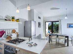 Fridge, microwave, oven, highchair - Villa Near the Sea With Big Garden and a Barbecue (Menfi)