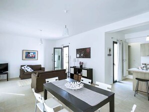 Living room - Villa Near the Sea With Big Garden and a Barbecue (Menfi)