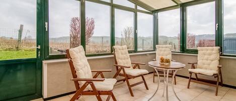 Cottage | Balcony