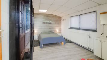 Cottage | 2 bedrooms, individually furnished, bed sheets