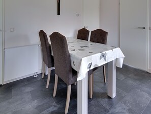 House | Dining - Holiday Home in Kattendijke Near National Park (Kattendijke)
