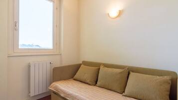 House | 2 bedrooms, individually furnished