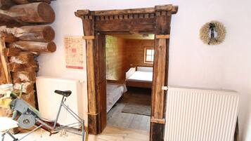 Nhà | 6 phòng ngủ, trang bị nội thất với thiết kế riêng biệt, bộ trải giường