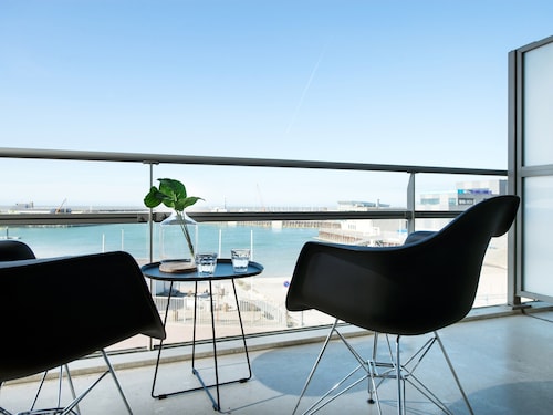 Apartment in Den Haag for 5 Person