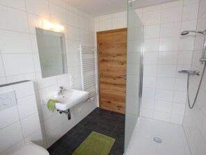 Apartment | Bathroom