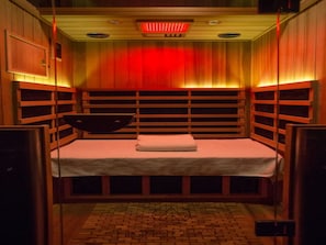 3 bedrooms, minibar, individually furnished, bed sheets