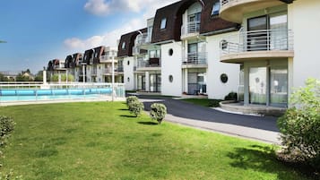 Apartment | Pool | Outdoor pool