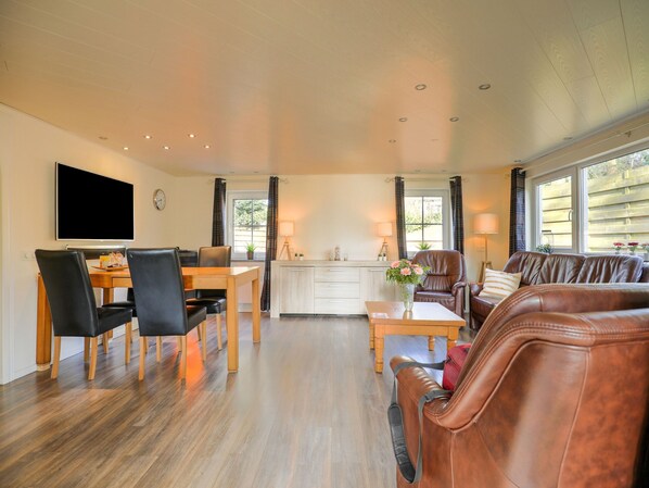 Living room - Charming Holiday Home in Meijel in a Recreation Park (Meijel)