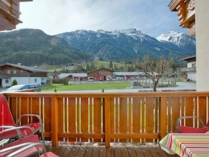 Balcony - Lovely Apartment in Wald im Pinzgau With Terrace (Wald im Pinzgau)