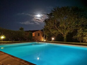 Outdoor pool - Snug Apartment in Casole D'elsa With Garden (Casole d'Elsa)