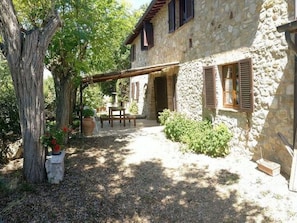 Exterior - Snug Apartment in Casole D'elsa With Garden (Casole d'Elsa)
