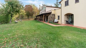 Unclassified image, 2 of 40, button - Sun-kissed Holiday Home in Torgiano With Garden and Pool (Torgiano)