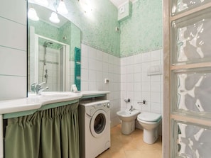 House | Bathroom