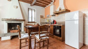 Unclassified image, 4 of 40, button - Sun-kissed Holiday Home in Torgiano With Garden and Pool (Torgiano)