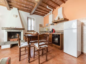 Unclassified image, 4 of 40, button - Sun-kissed Holiday Home in Torgiano With Garden and Pool (Torgiano)
