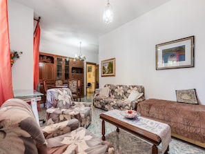 Apartment | Living room - Restful Apartment in San Salvo near Sea Beach & City Center (San Salvo)