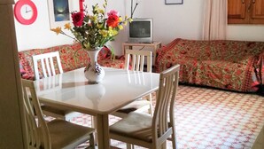 Living room - Comfortable Apartment in Giardini Naxos With Garden (Giardini Naxos)