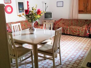 Living room - Comfortable Apartment in Giardini Naxos With Garden (Giardini Naxos)