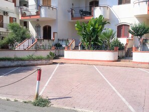 Exterior - Comfortable Apartment in Giardini Naxos With Garden (Giardini Naxos)