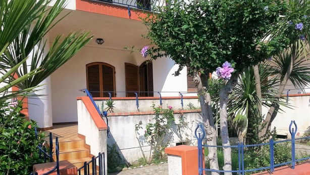 Exterior - Comfortable Apartment in Giardini Naxos With Garden (Giardini Naxos)