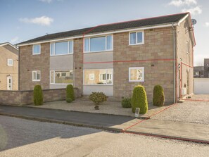 Exterior - Elegant Apartment in Aberdeen near Kingseat, Whitecairns (Aberdeen)