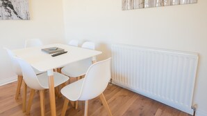 Dining - Elegant Apartment in Aberdeen near Kingseat, Whitecairns (Aberdeen)
