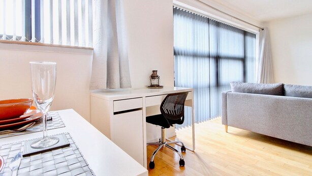 Living room - Alluring Apartment in Glasgow near Argyle Street Train (Glasgow)