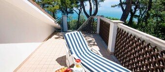 Enchanting Coastal With Views