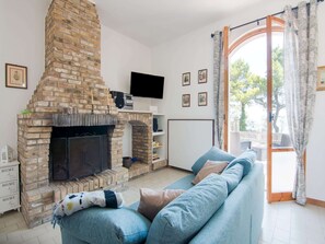 House | Living room - Enchanting Coastal With Views (Pesaro)