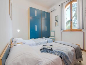 Casa | 2 dormitorios, mobiliario individual, ropa de cama