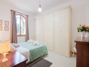 Casa | 2 quartos, individualmente mobiliados, roupa de cama