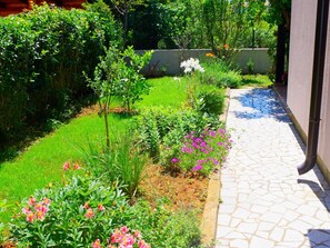 Apartment | Exterior - Apartment in Valbandon With Terrace (Fazana)