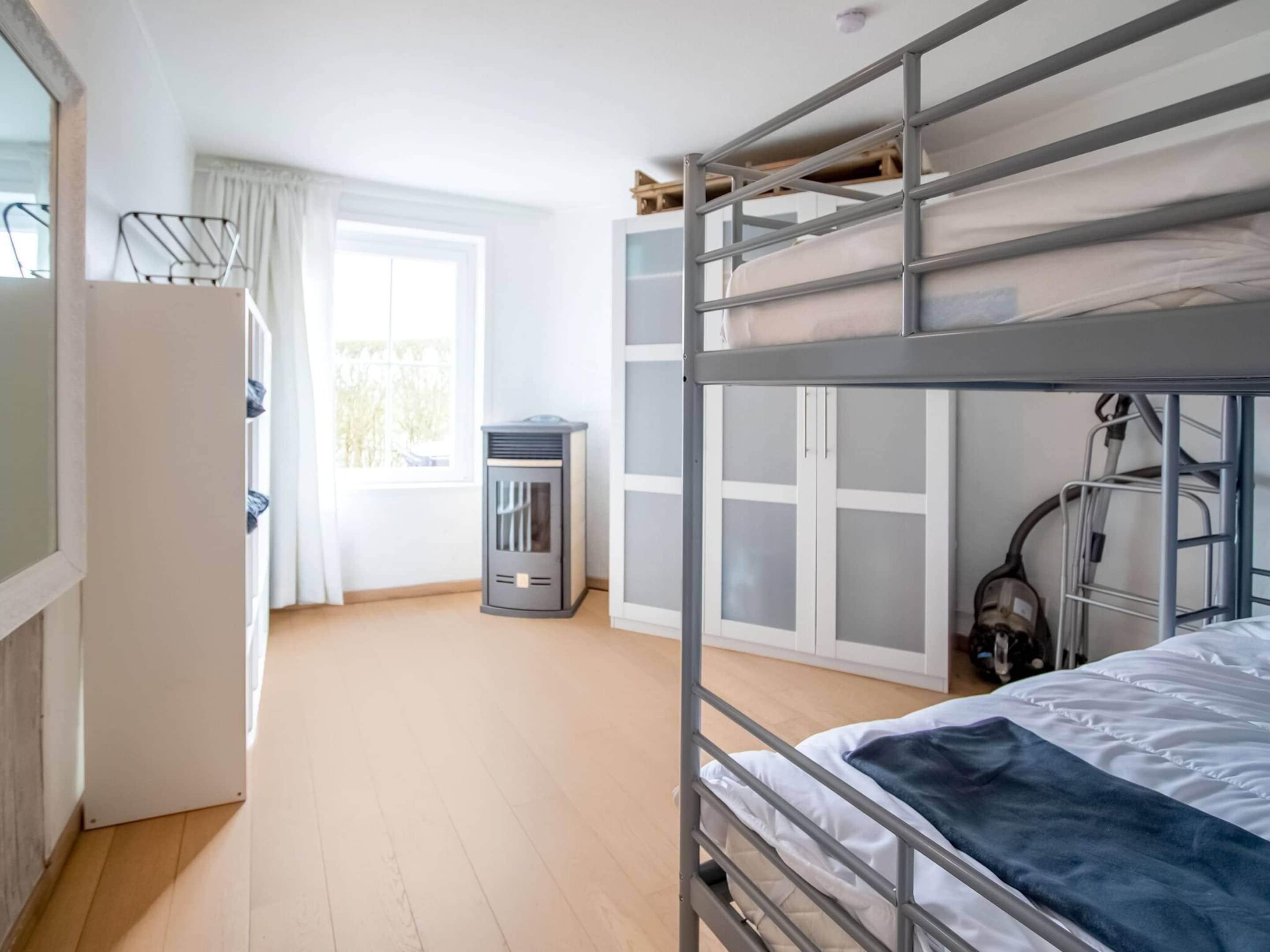 3 bedrooms, individually furnished, bed sheets