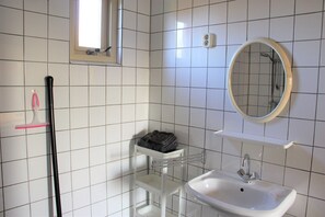 House | Bathroom - Cozy Vacation Home With Terrace (Lage Zwaluwe)
