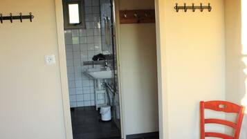 House | 2 bedrooms, bed sheets