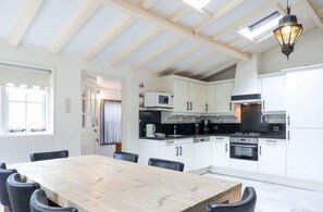 Kühlschrank, Mikrowelle, Geschirrspüler
