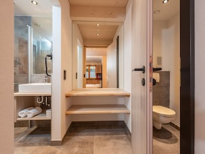 Shower, towels