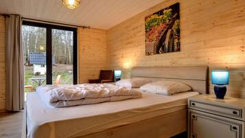 Chalet | 2 bedrooms, individually furnished, bed sheets