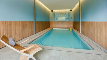 Apartment | Pool | Indoor pool, outdoor pool