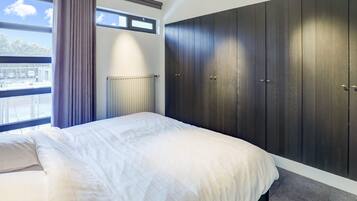 Apartment | 5 bedrooms, individually furnished, bed sheets