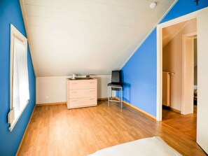 House | 3 bedrooms, individually furnished, bed sheets