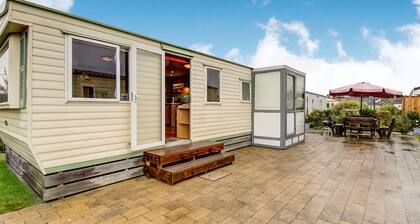 Tasteful Chalet in Renesse near Sea Beach