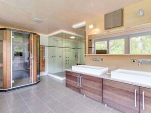 3 bedrooms, bed sheets