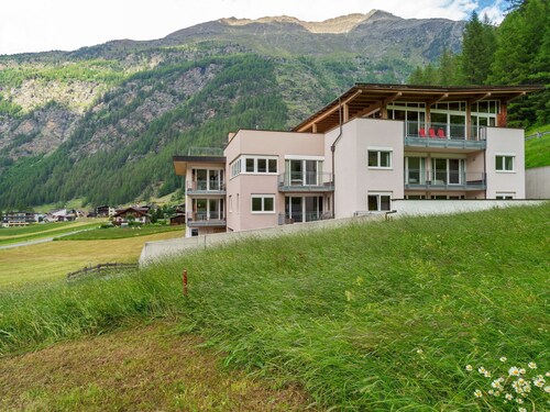 Contemporary Holiday Home in Zwieselstein with Hot Tub