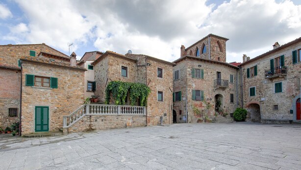 Exterior - Scenic Holiday Home in Pergine Valdarno With Swimming Pool (Pergine Valdarno)