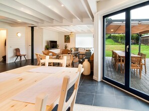 Villa | Dining