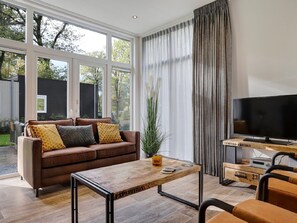 Chalet | Living area - Chalet by Forest Edge With Modern Design (Markelo)