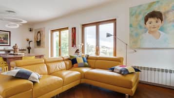 Apartment | Living area