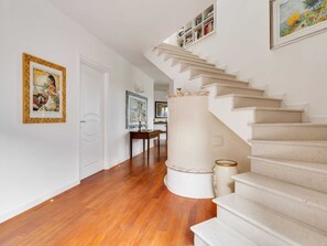 Apartment | Interior - Elegant Apartment in Campobasso near Woods (Campobasso)