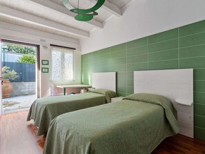 Apartment | 1 bedroom, bed sheets - Elegant Apartment in Campobasso near Woods (Campobasso)